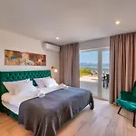 Esarjo With Heated Pool And Sea View Villa Veprinac