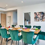 Villa Esarjo With Heated Pool And Sea View