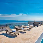 Esarjo With Heated Pool And Sea View Veprinac