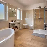 Villa Esarjo With Heated Pool And Sea View *