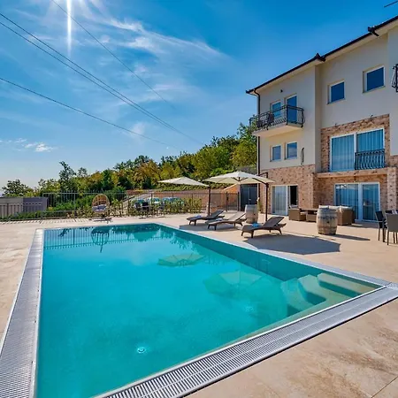 Esarjo With Heated Pool And Sea View