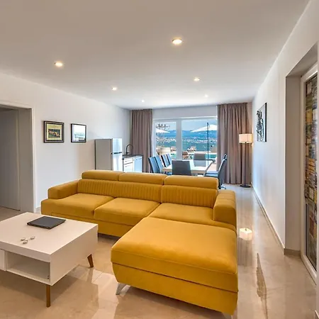 Villa Esarjo With Heated Pool And Sea View *