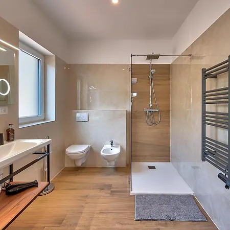 Esarjo With Heated Pool And Sea View Veprinac