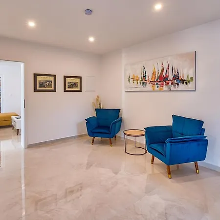 Esarjo With Heated Pool And Sea View