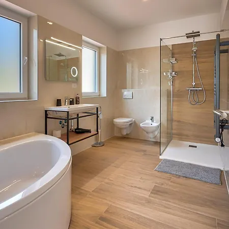 Vilă Esarjo With Heated Pool And Sea View *