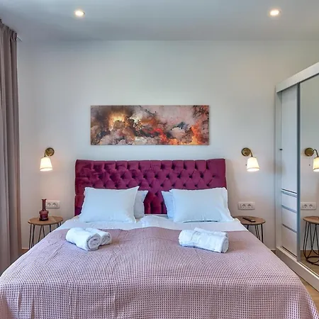 Vila Esarjo With Heated Pool And Sea View