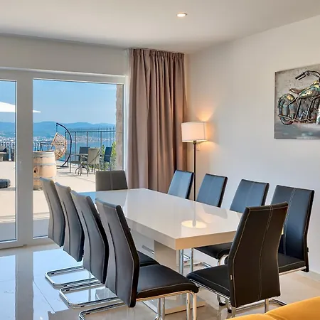 Esarjo With Heated Pool And Sea View