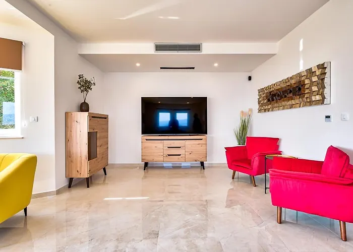 Esarjo With Heated Pool And Sea View Villa *