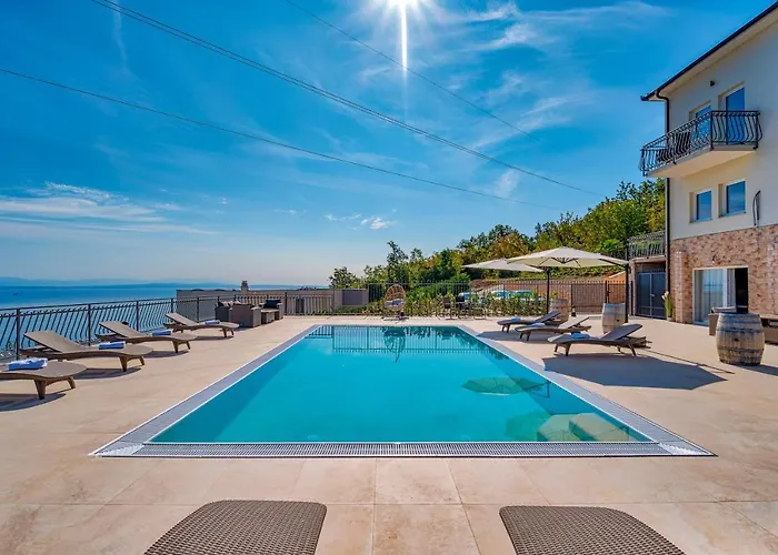 Esarjo With Heated Pool And Sea View Veprinac