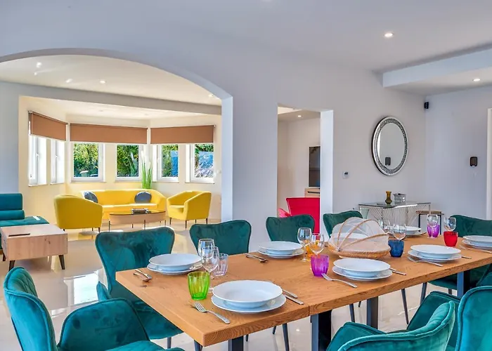 Esarjo With Heated Pool And Sea View *