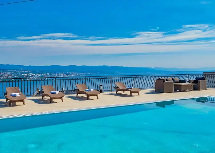 Villa Esarjo With Heated Pool And Sea View *