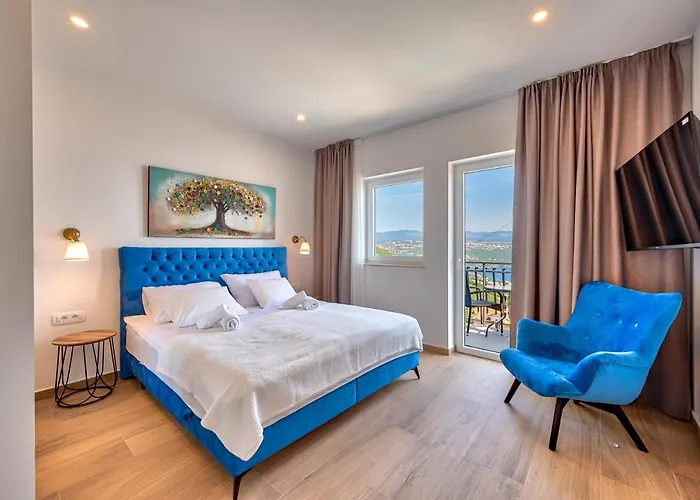 Esarjo With Heated Pool And Sea View Villa *