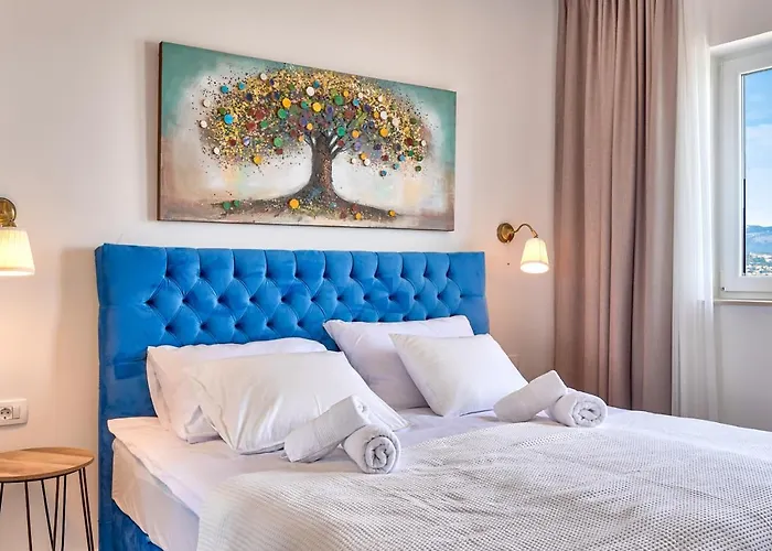 Esarjo With Heated Pool And Sea View