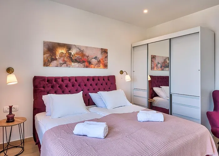 Esarjo With Heated Pool And Sea View Veprinac