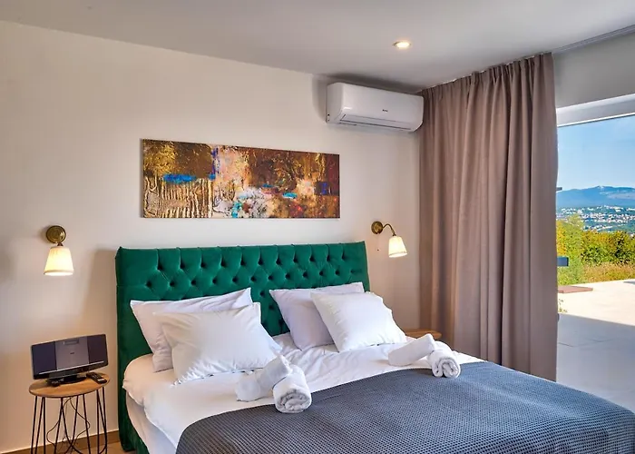 Esarjo With Heated Pool And Sea View Villa *