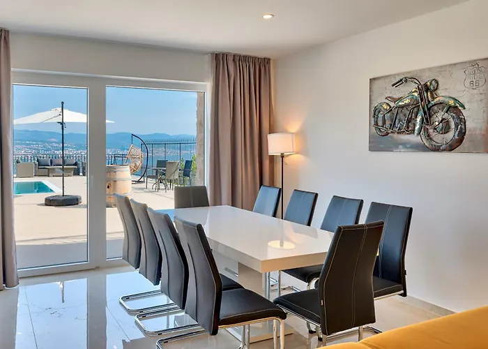 Esarjo With Heated Pool And Sea View