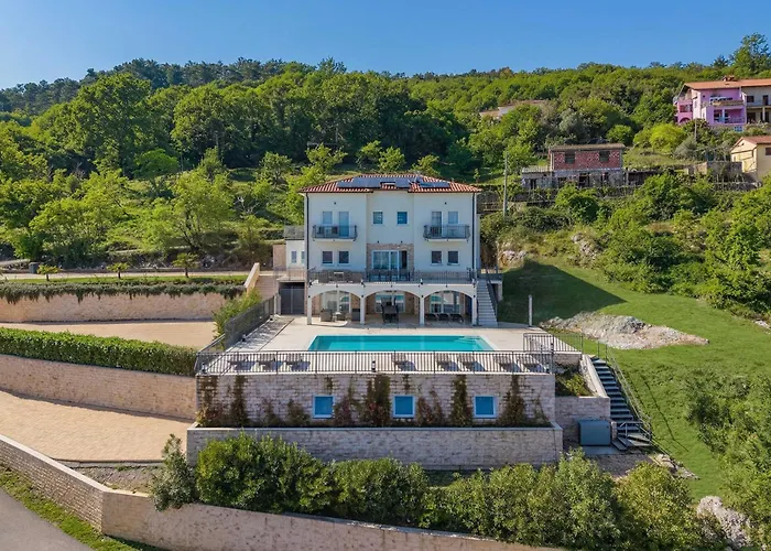 Villa Esarjo With Heated Pool And Sea View Veprinac