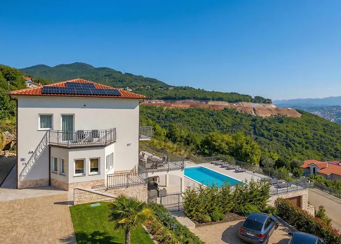 Esarjo With Heated Pool And Sea View Villa *